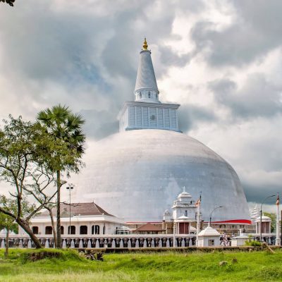 Ruwanwelisaya-Stupa-Anuradhapura-golden-triangle-sri-lanka