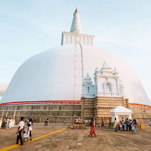 Tourist-places-in-Anuradhapura